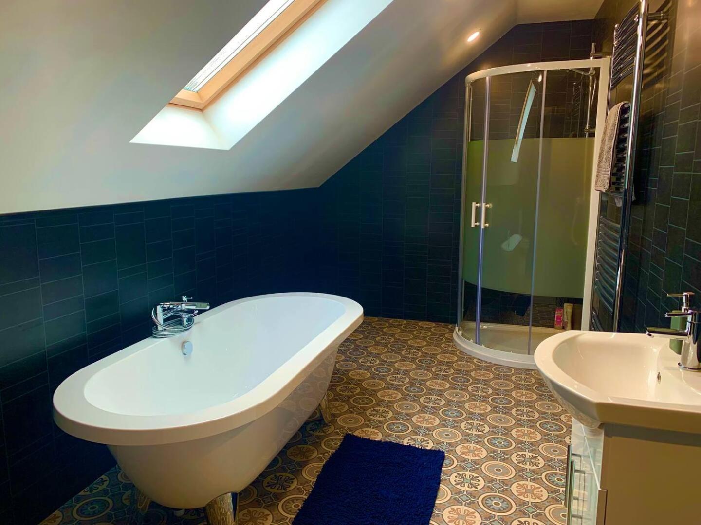 Farm stay Forest View & Hot Tub Ballynameen